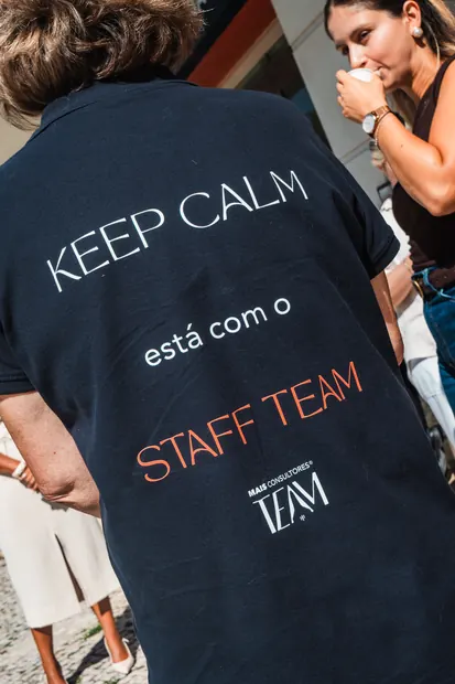 Polo do Staff TEAM com a frase Keep calm, está com o Staff TEAM